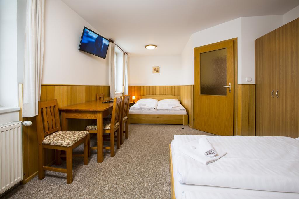 Hotel Penzion Barborka Rokytnice nad Jizerou Esterno foto