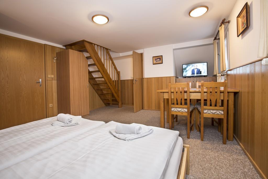 Hotel Penzion Barborka Rokytnice nad Jizerou Esterno foto